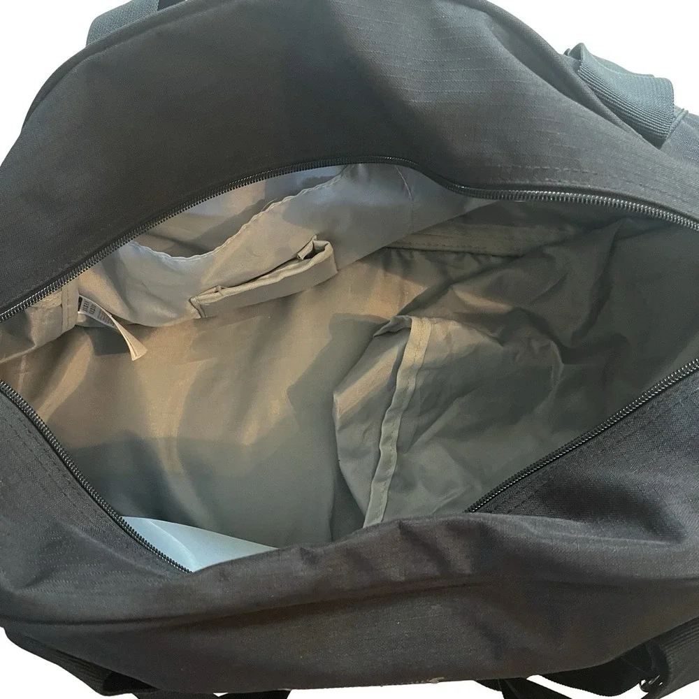 Gymshark Black Duffle Back Shoulder Adjustable Strap Capsule Classic Pockets